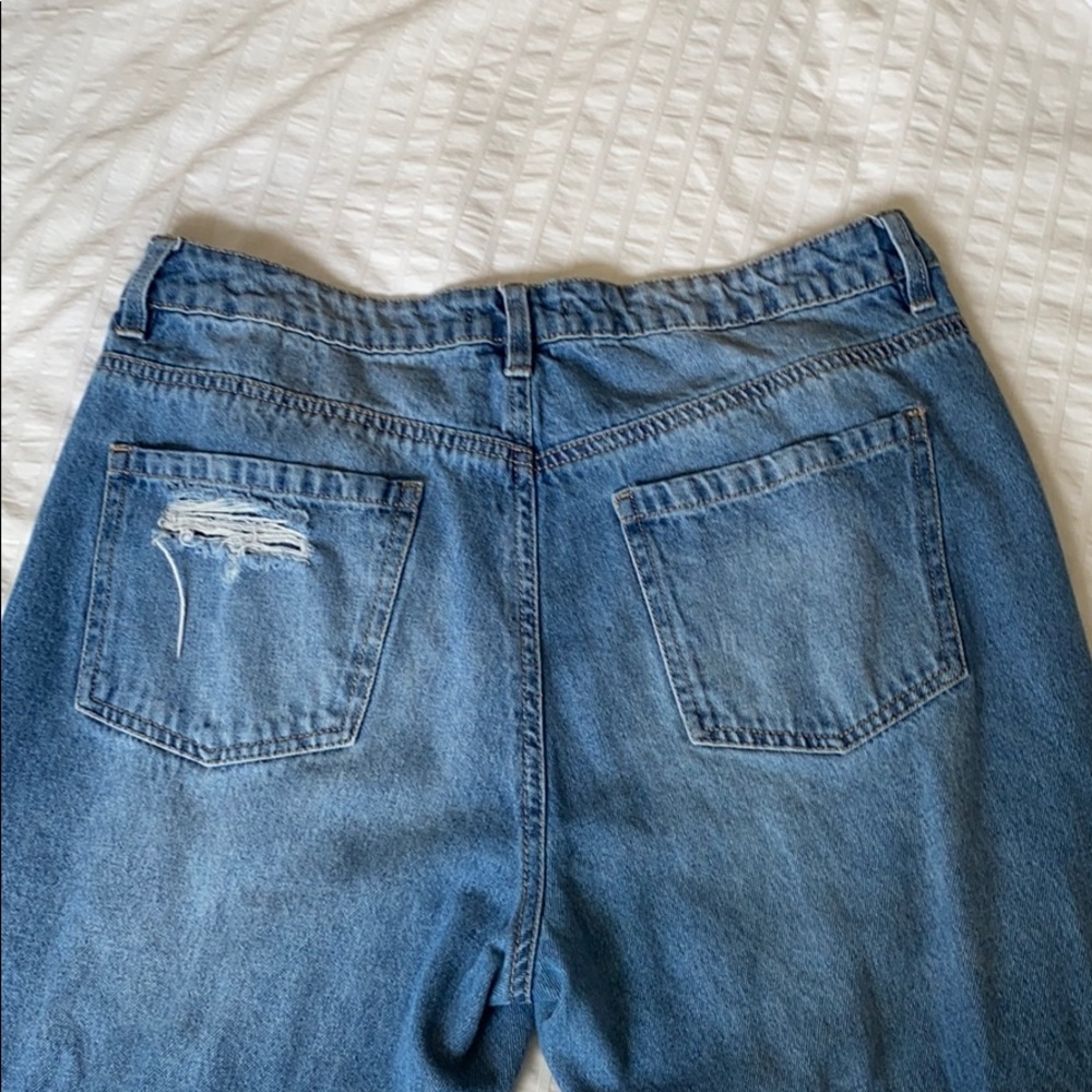 Clothing - Picture 3 of 6